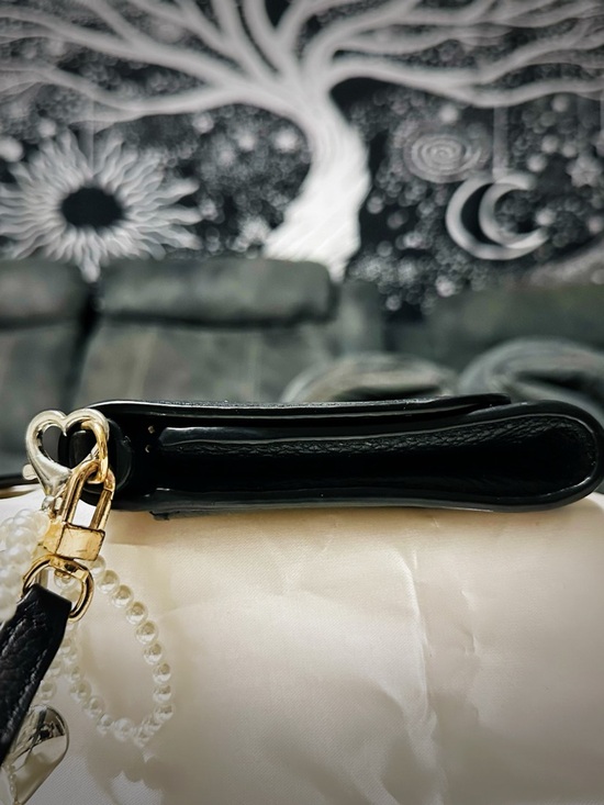 Tory Burch Elegant Black Leather Crossbody Bag - Picture 16 of 17